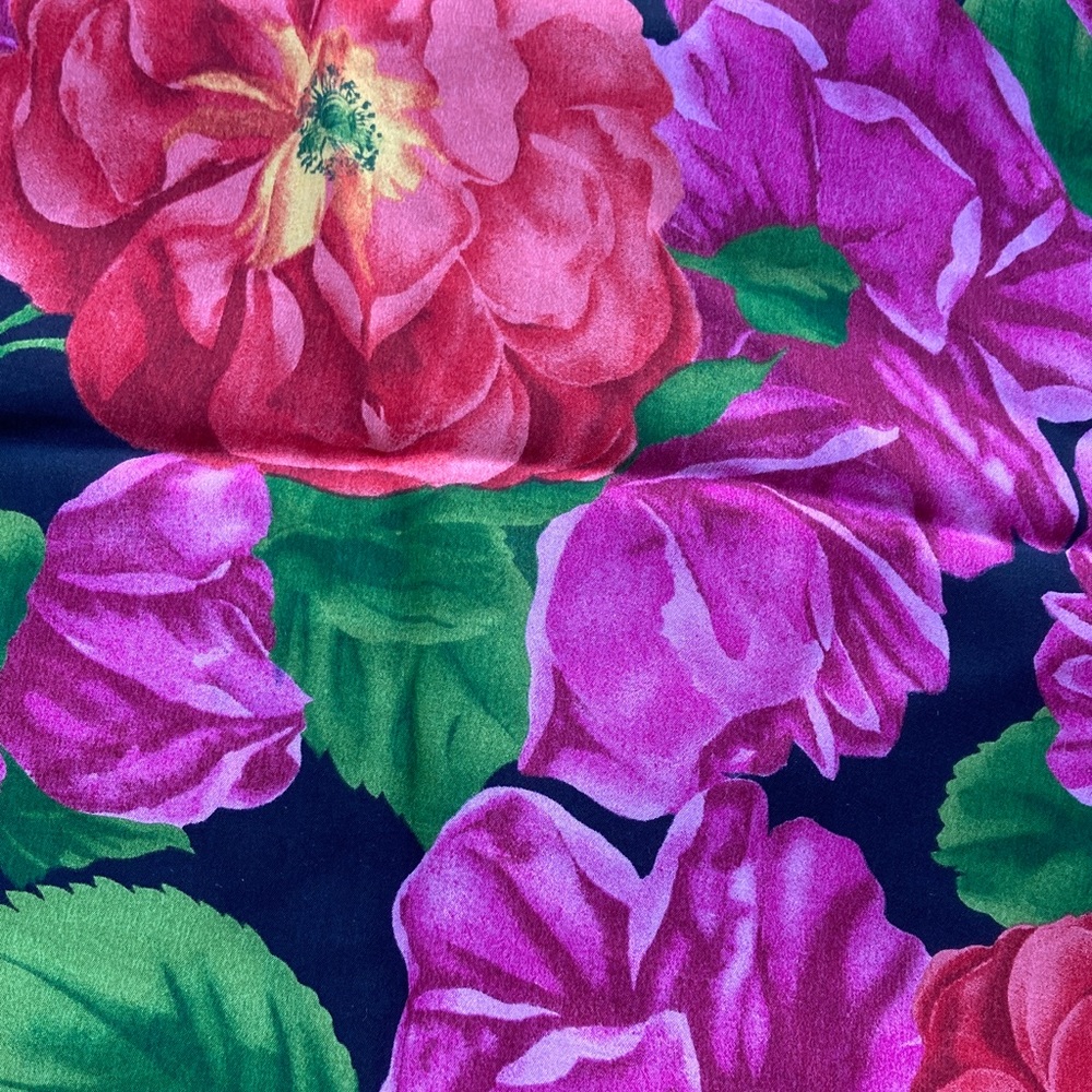 🌹Echo Silk crepe Roses print floral vintage scarf - Picture 2 of 3